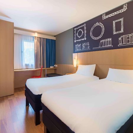 Ibis Warszawa Ostrobramska Hotel Ngoại thất bức ảnh