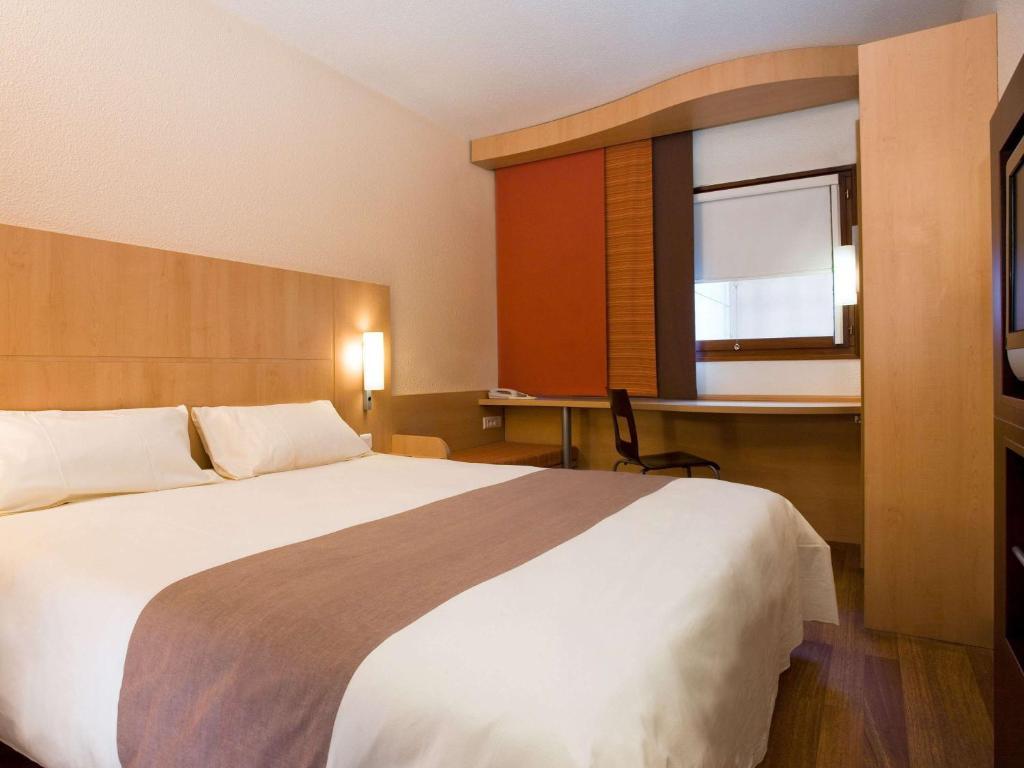 Ibis Warszawa Ostrobramska Hotel Ngoại thất bức ảnh